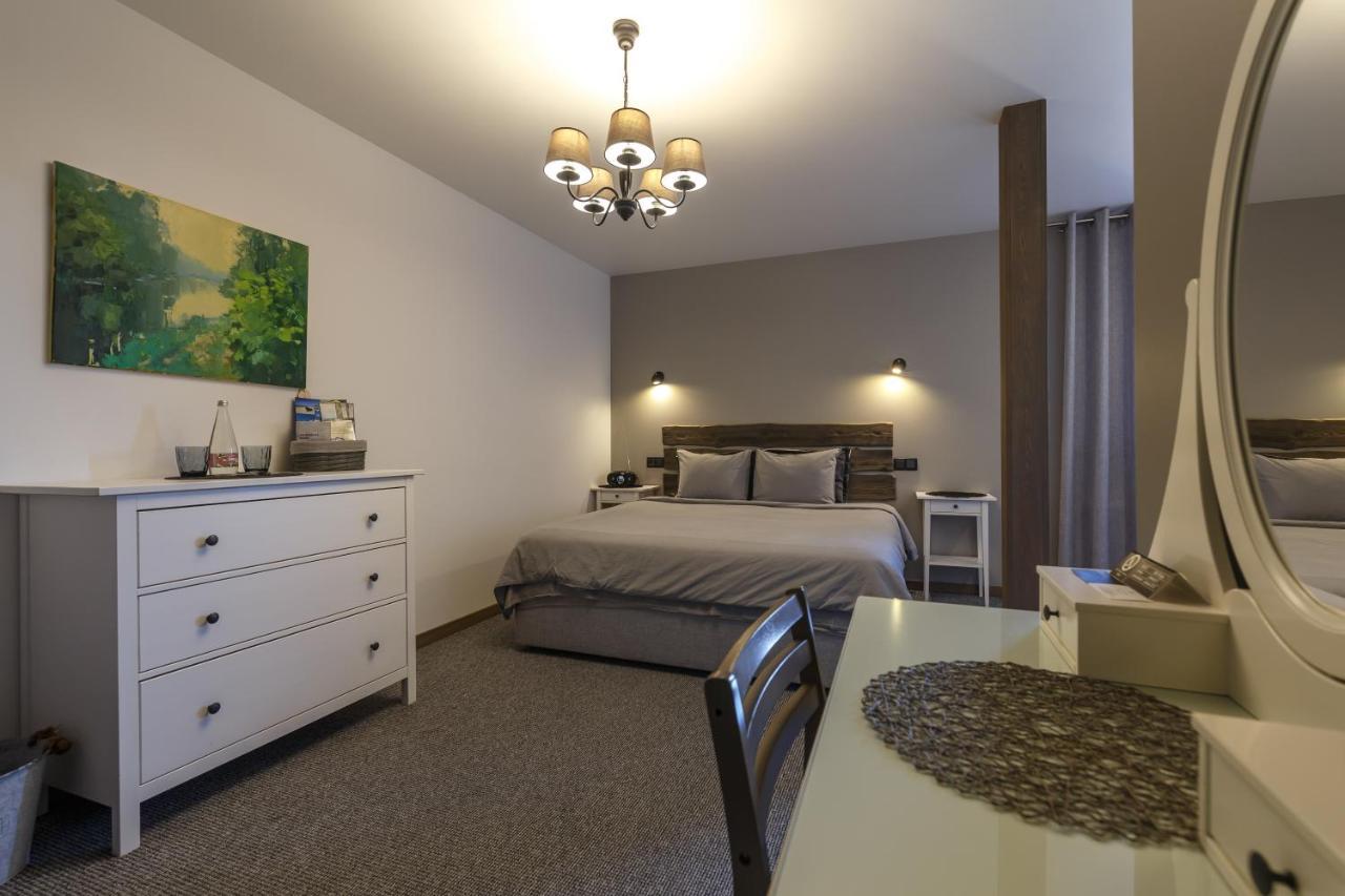 Plavas Hotel Ainazi Bagian luar foto