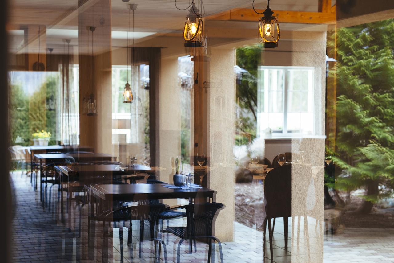 Plavas Hotel Ainazi Bagian luar foto